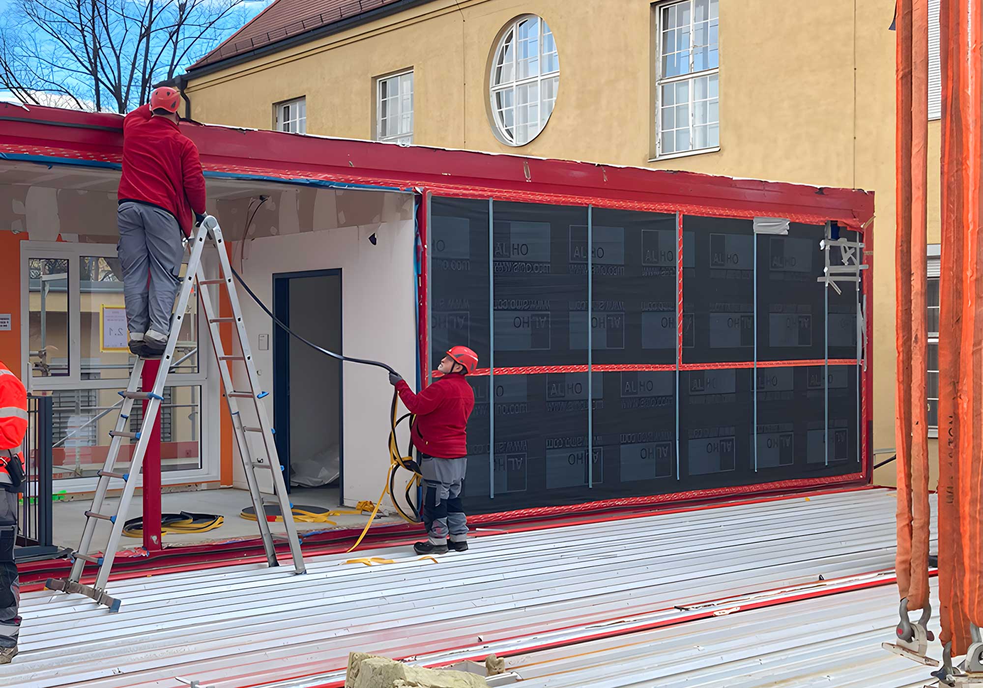 Containermontage Schule Klinikum Schwabing
