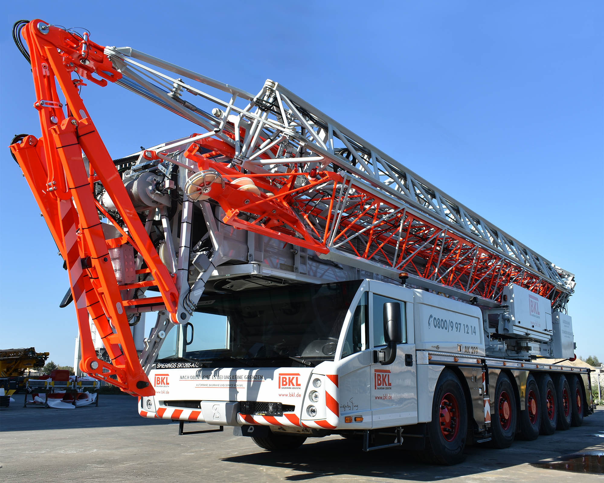 SK1265-AT6 eLift folding crane as a hybrid crane