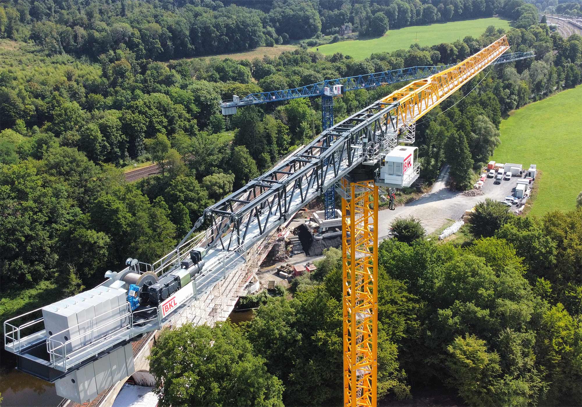 BKL Schwerlast-Obendreher TLS 800 50T und 21LC1050 FFM Sanierung Siegbrücke