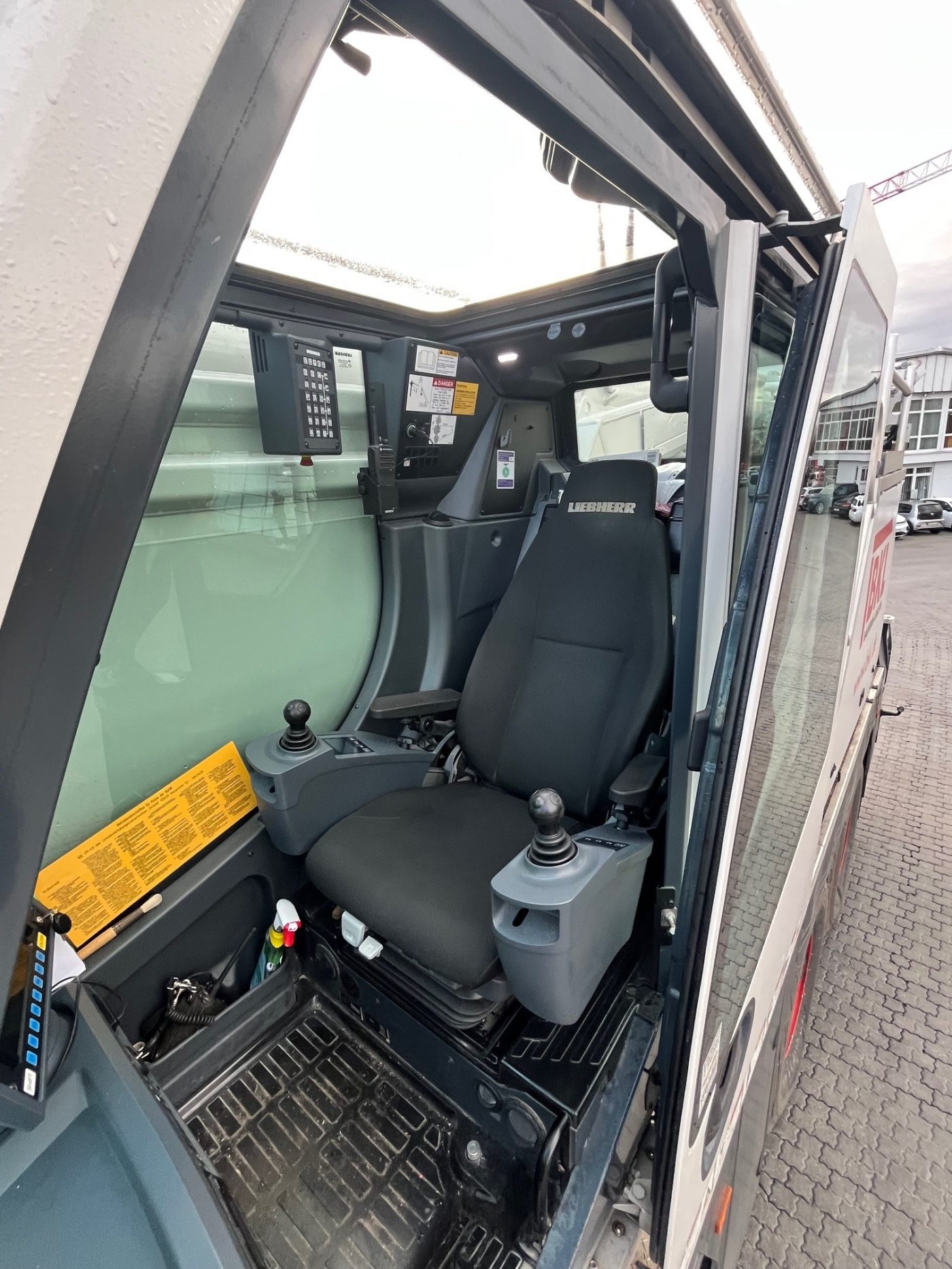 Liebherr LTM 1450-8.1 2023 gebraucht kaufen