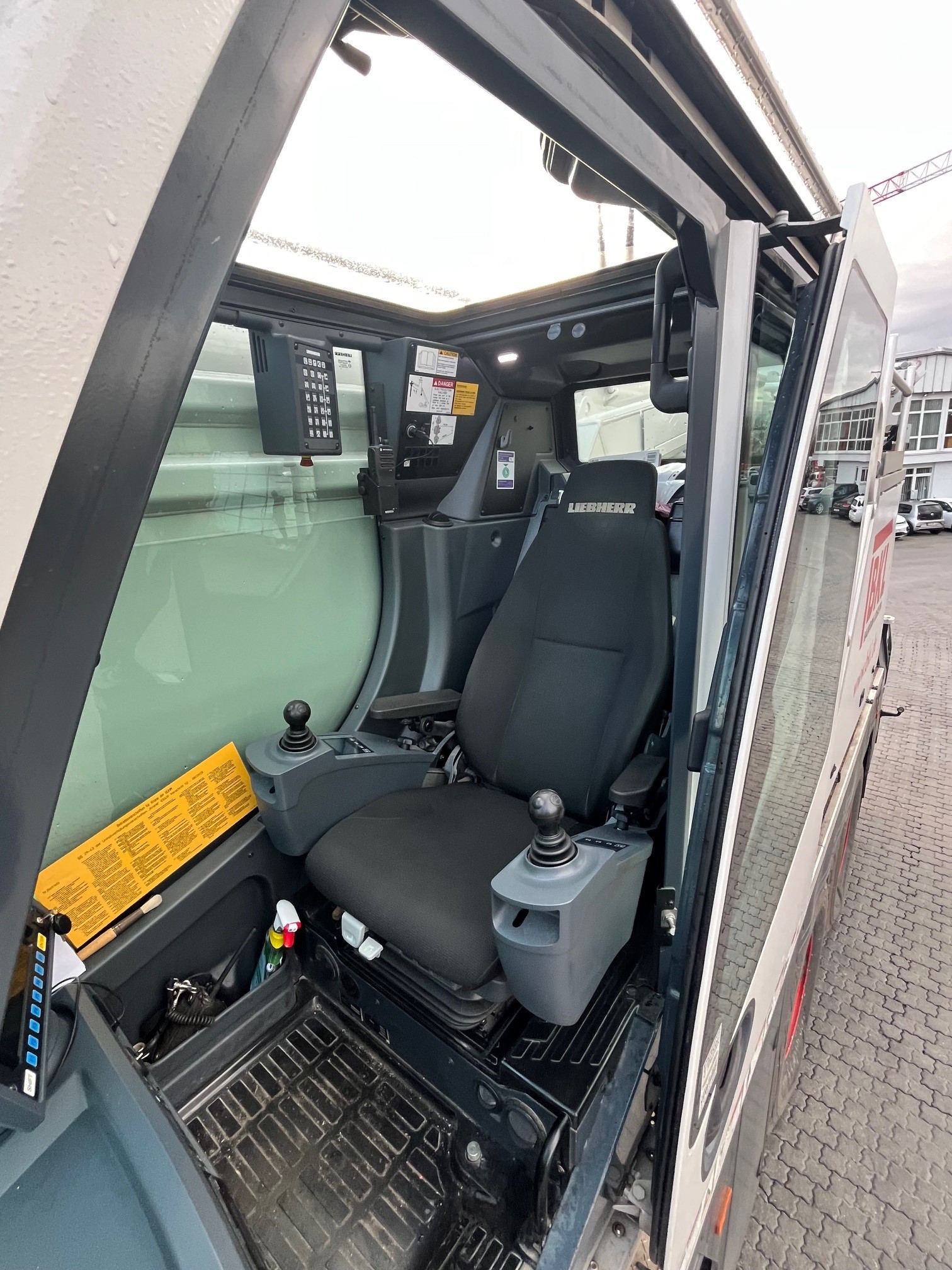 Liebherr LTM 1450-8.1 2023 gebraucht kaufen