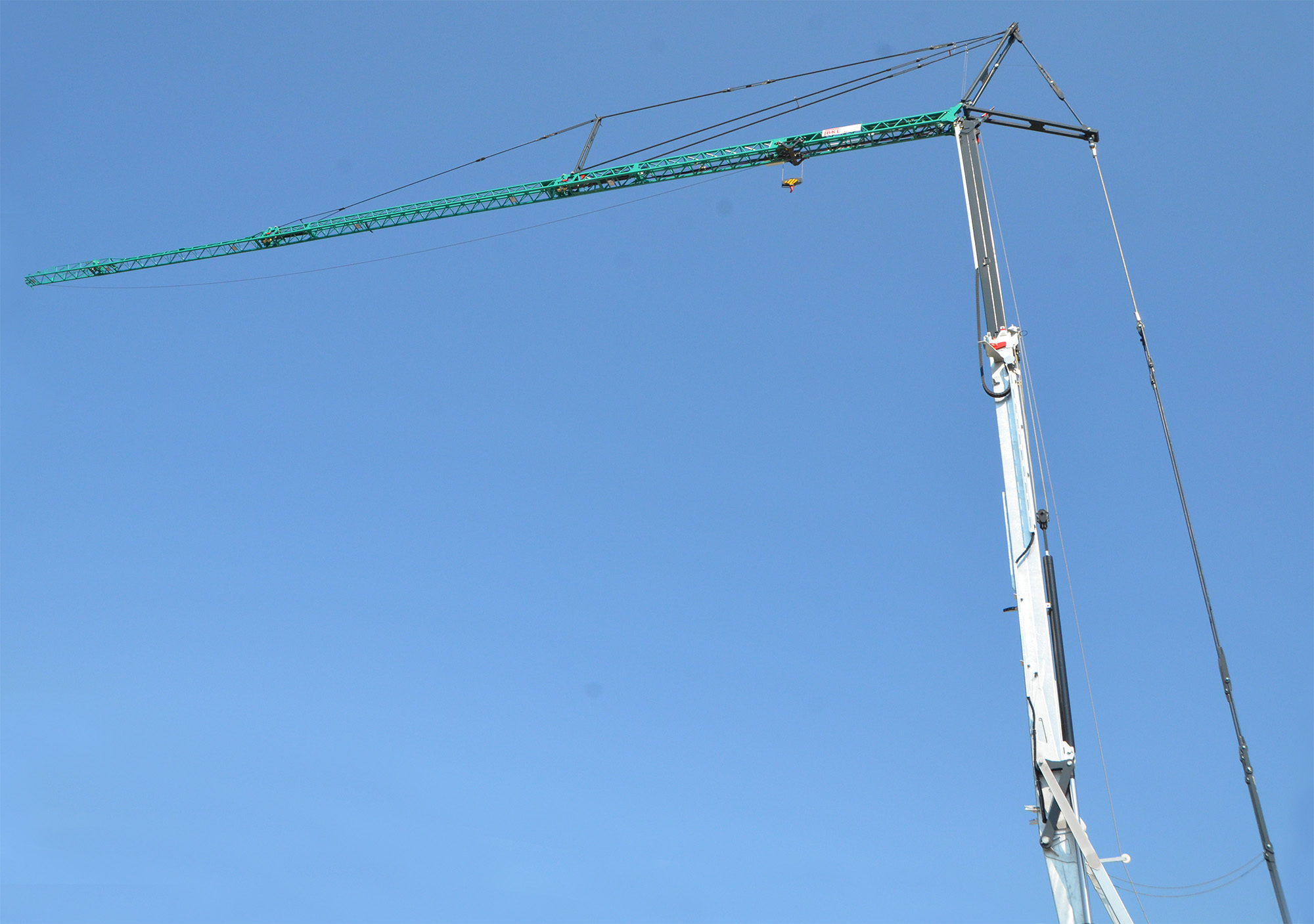 BKL System Cattaneo CM 430 Hydraulikkran einfach montiert und schnell einsatzbereit